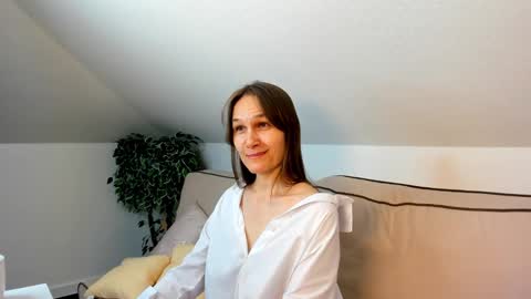 lillian_white1 online show from 02.27.25