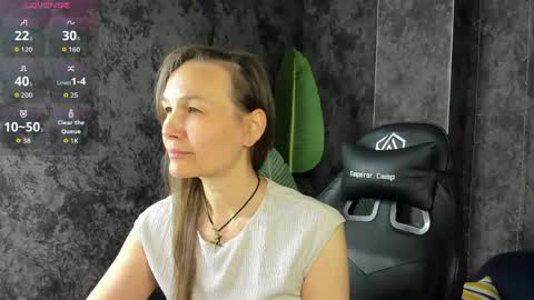 Snapshot of lillian_white1 chatting on 05.11.26 lillian_white1 online show from 05.11.26