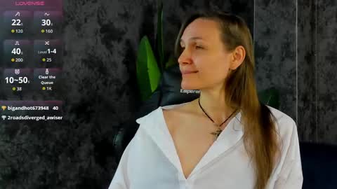 Snapshot of lillian_white1 chatting on 05.15.26 lillian_white1 online show from 05.15.26