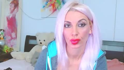 Lara online show from 10.03.25