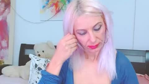 Lara online show from 10.07.25