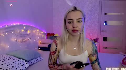Snapshot of lillimooore chatting on 09.14.25 LilliMoore online show from 09.14.25