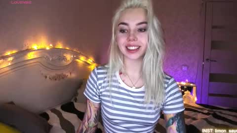 LilliMoore online show from 02.08.26