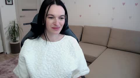 Snapshot of lilliyves chatting on 04.11.26 lilliyves online show from 04.11.26