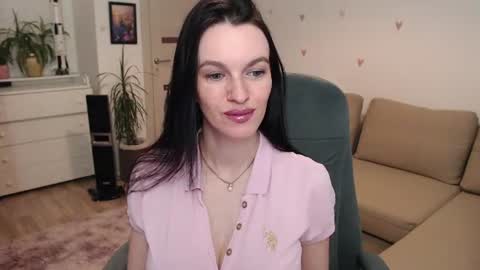 Snapshot of lilliyves chatting on 07.03.26 lilliyves online show from 07.03.26