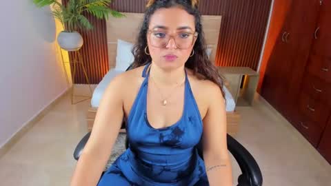 L I L L Y online show from 02.08.25