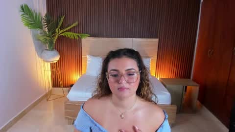 L I L L Y online show from 02.17.25