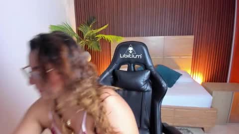 L I L L Y online show from 02.24.25