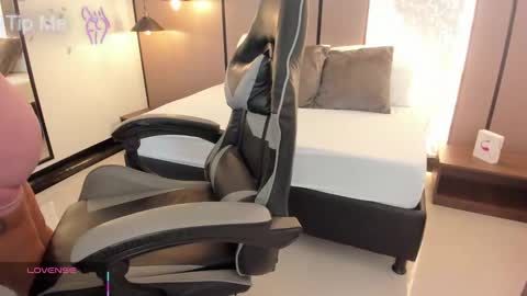 L I L L Y online show from 09.26.25