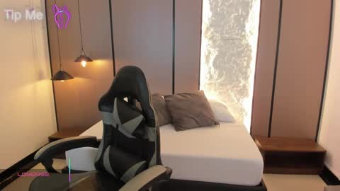 L I L L Y online show from 10.13.25