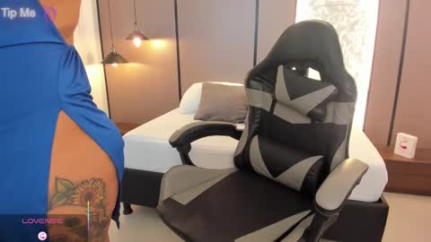 L I L L Y online show from 10.17.25