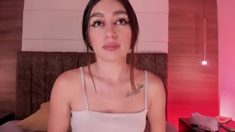 Snapshot of lilly_blear chatting on 09.19.25 lilly online show from 09.19.25