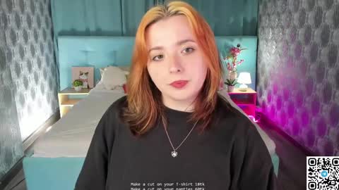 Snapshot of lilly_cass chatting on 05.22.26 Lilly online show from 05.22.26