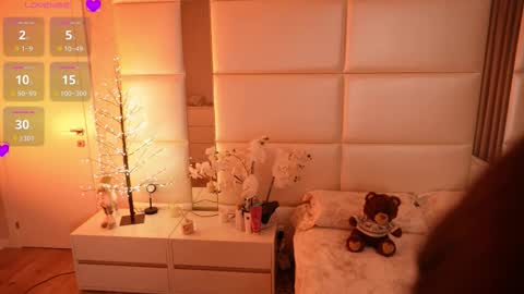 Lilly Colins online show from 02.09.26