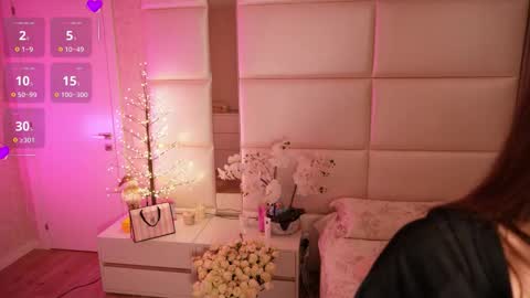 Lilly Colins online show from 02.20.26