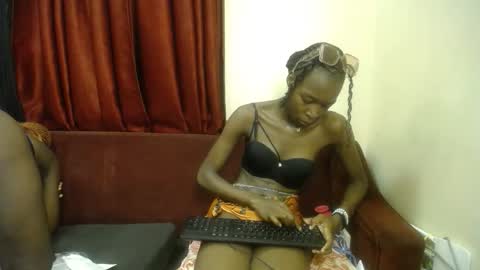 Snapshot of lilly_freak chatting on 02.13.26 Des online show from 02.13.26