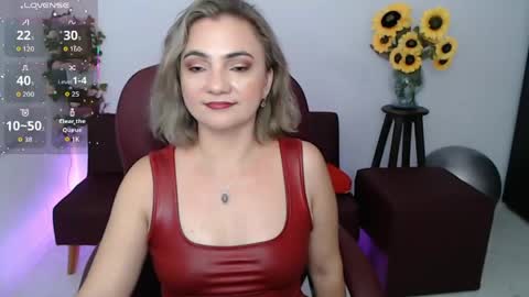 Snapshot of lilly_milf chatting on 04.24.26 Lilly online show from 04.24.26