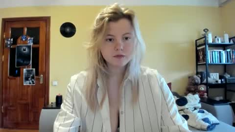 Snapshot of lillydepp chatting on 04.10.26 Lilly Depp online show from 04.10.26