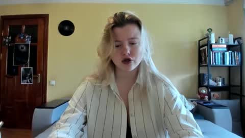 Snapshot of lillydepp chatting on 04.25.26 Lilly Depp online show from 04.25.26