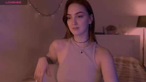 LillyFarey online show from 09.23.25