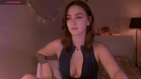 LillyFarey online show from 09.25.25
