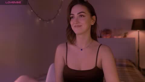 LillyFarey online show from 10.01.25