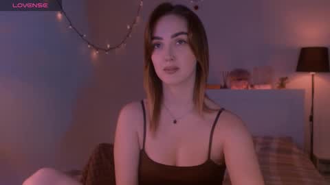 LillyFarey online show from 10.05.25