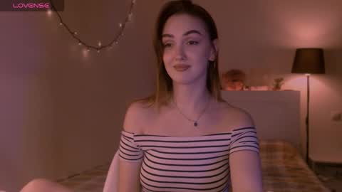 LillyFarey online show from 10.08.25