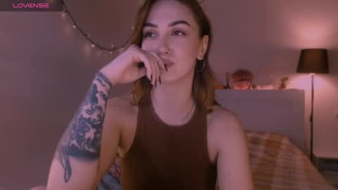 LillyFarey online show from 10.10.25