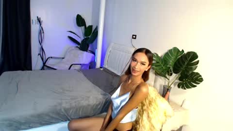 Snapshot of lillyholland_xx chatting on 02.12.25 lillyholland online show from 02.12.25