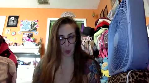 Snapshot of lillylushabae chatting on 05.28.26 hi guys im back on here 3 online show from 05.28.26