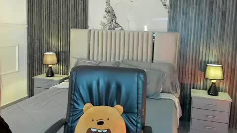 Lilly Ortiz online show from 04.21.26