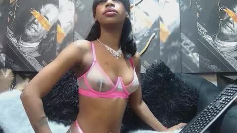 Snapshot of lilmissbaddiexxx chatting on 05.30.26 lilmissbaddiexxx online show from 05.30.26