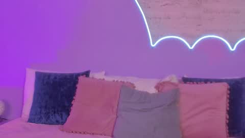 Lilou online show from 10.21.25