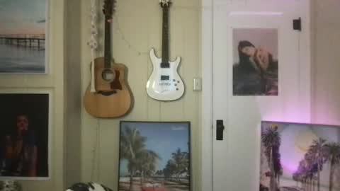 Snapshot of lilpeachykeenn chatting on 12.27.24 Lilpeachykeenn online show from 12.27.24