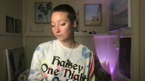 Snapshot of lilpeachykeenn chatting on 01.04.25 Lilpeachykeenn online show from 01.04.25