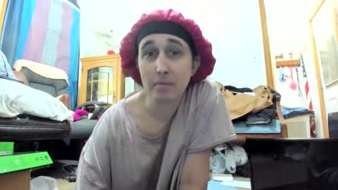Snapshot of lilroshs chatting on 11.24.25 LilRoshs online show from 11.24.25