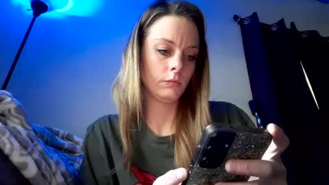 Snapshot of lilsirenluna chatting on 07.18.26 Luna online show from 07.18.26
