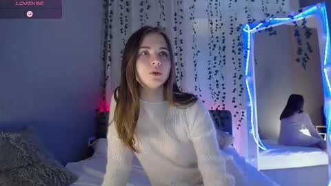 Snapshot of lilu__moon chatting on 10.17.25 lilu__moon online show from 10.17.25