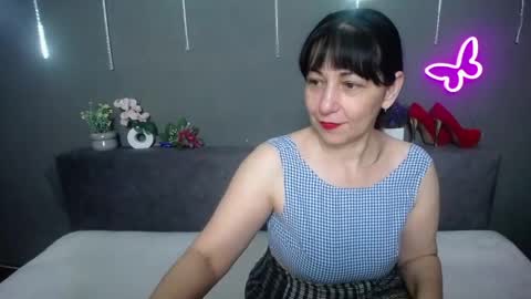 Snapshot of lilugrants chatting on 05.04.26 lilugrants online show from 05.04.26