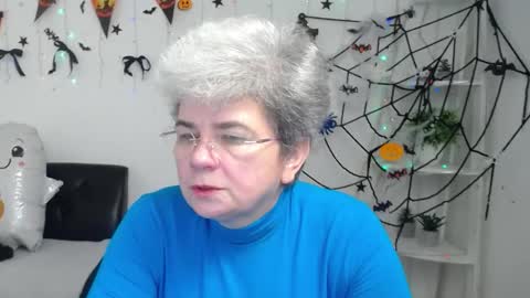 Lilu online show from 10.17.25