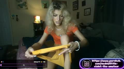 Snapshot of lilvioletxxx chatting on 05.25.26 Little Violet online show from 05.25.26