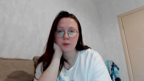 Lily Chays online show from 10.14.25