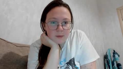 Lily Chays online show from 10.14.25