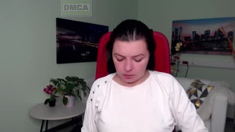 Lily online show from 11.19.25