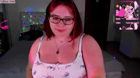 Snapshot of lily_lu_one chatting on 09.26.25 Elina online show from 09.26.25