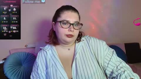 Snapshot of lily_lu_one chatting on 10.09.25 Elina online show from 10.09.25