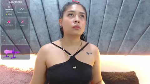 Snapshot of lily_meghan chatting on 05.10.26 LILY MEGHAN online show from 05.10.26
