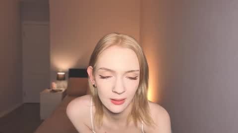 Snapshot of lily_moony chatting on 03.21.26 Lily online show from 03.21.26