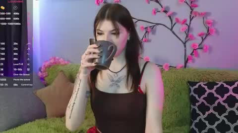 Snapshot of lily_qute chatting on 05.19.26 Lily online show from 05.19.26